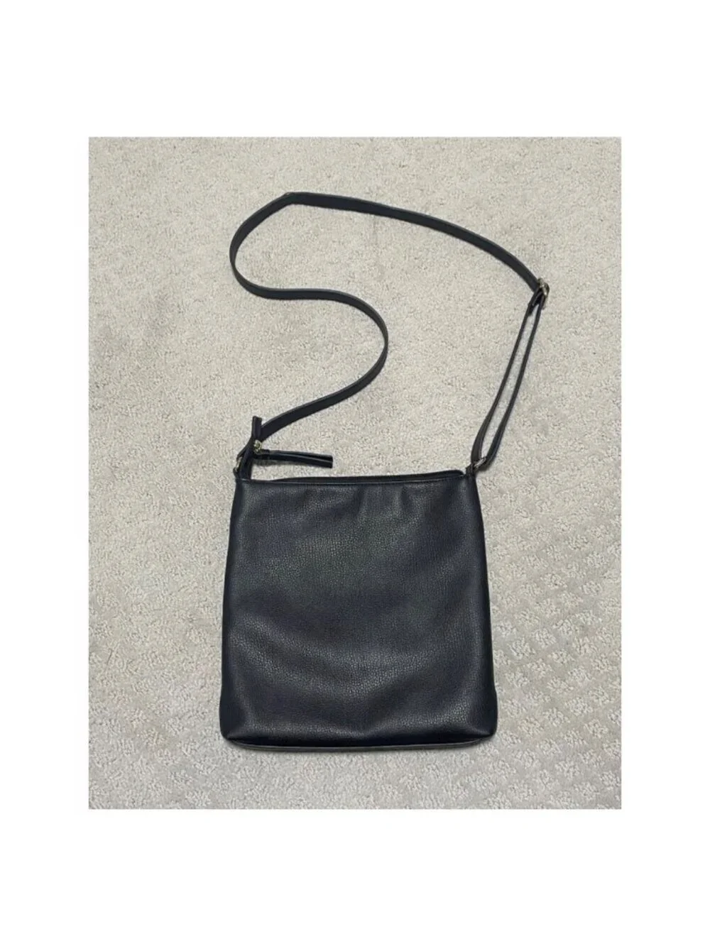 Tommy Hilfiger Black Crossbody Bag With Adjustable Strap gold logo - Picture 4 of 16